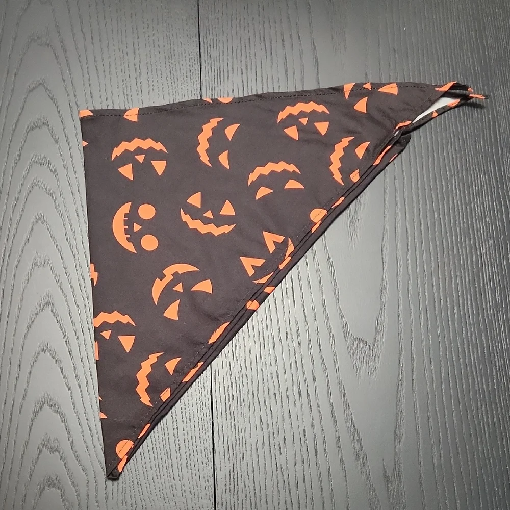 Halloween Pet Pumpkin Bandana For cats or dogs